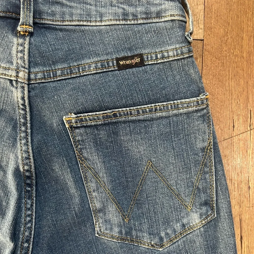 Wrangler High Rise Vintage Taper Jeans Size 2 Straight Leg Light Wash Denim - Picture 12 of 14